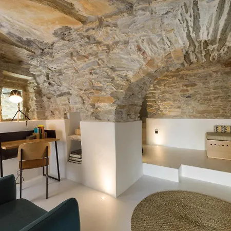 The Marble House, Design, Sustainable, And A View Vila Kardhianí